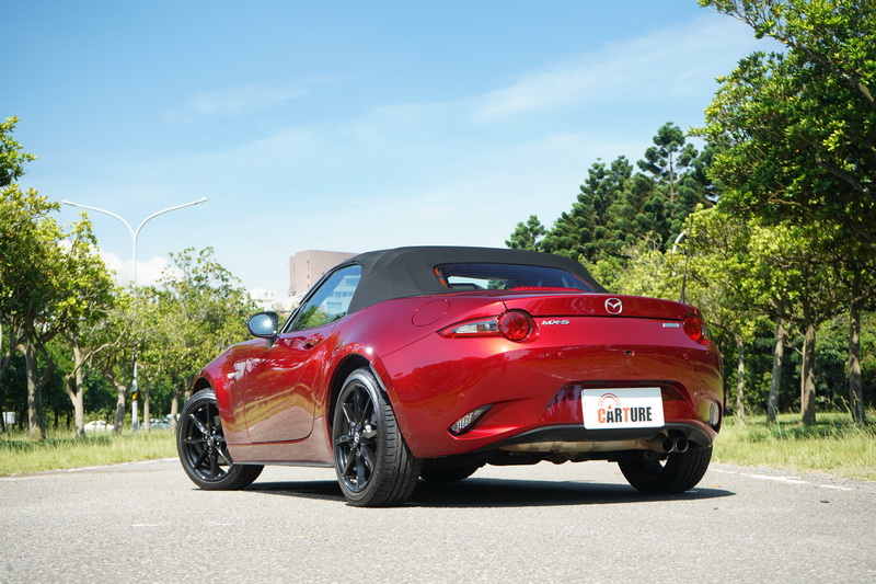MX-5僅130萬出頭的售價便能入手,以現在的車價而言是CP質相當高的選項