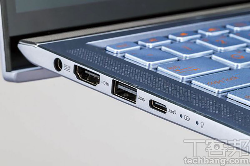 機身左側有電源孔、HDMI、USB 3.0、USB Type-C 埠。