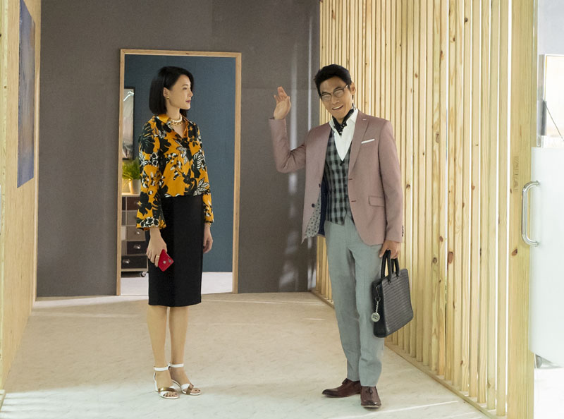 左起:蔡妙如(曾珮瑜飾演)與江紹宏(夏靖庭飾演)
