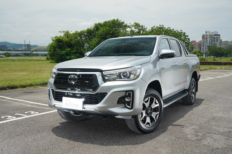 法規鬆綁兩年後,Toyota宣布在7月底引進Hilux雙廂皮卡