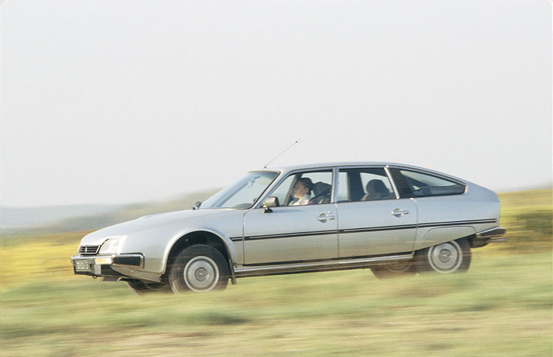 1985年推出的GTi車型導入渦輪增壓技術,220km/h的極速表現引起全球注目。