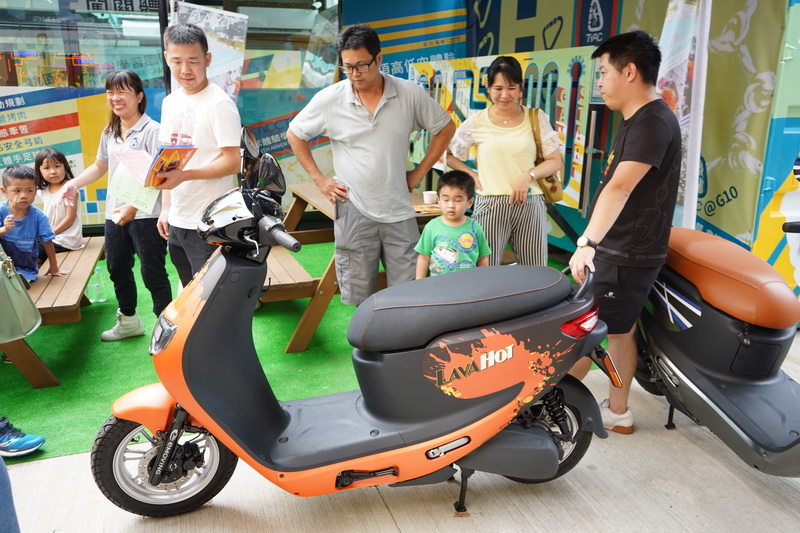emoving iE125造型討喜,前來詢問的民眾相當踴躍