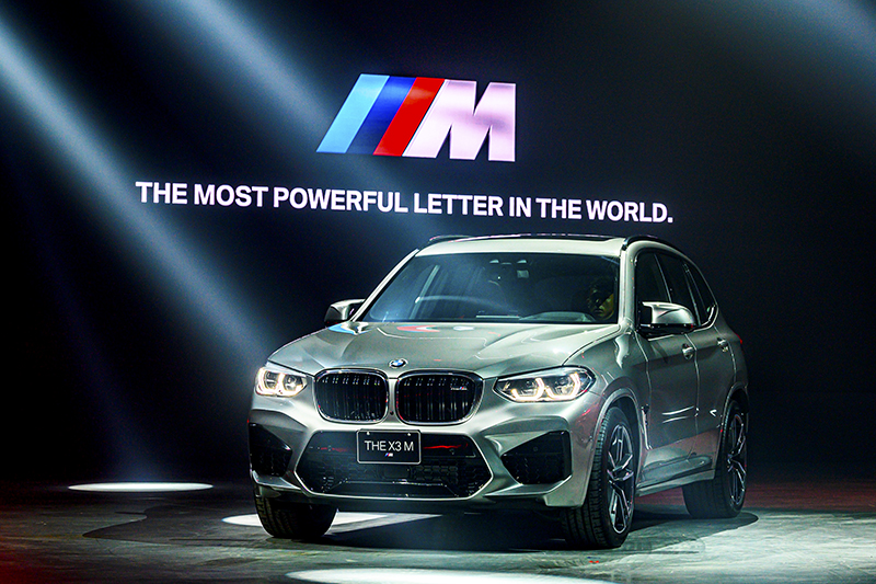 X3 M與X4 M Competition透過M款套件,將休旅車營造出如跑車充滿力量的氣勢。