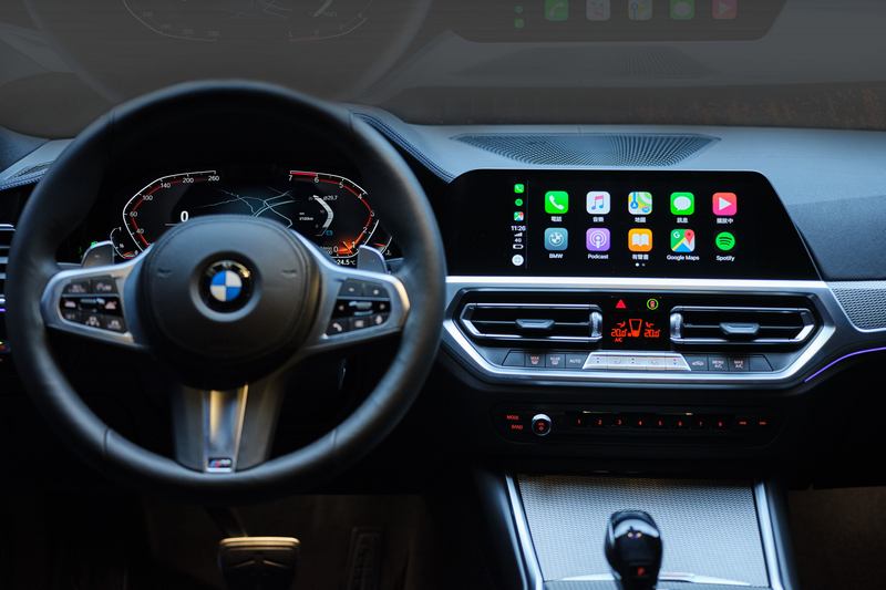 直覺且人性化的iDrive7.0全數位虛擬座艙結合12.3吋虛擬數位儀錶與10.25吋中控觸控螢幕。