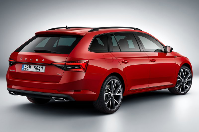 最棋逢敵手的Skoda Superb Combi剛好面臨小改款將來未到的尷尬時期,否則也是極其強勁的旅行車產品。