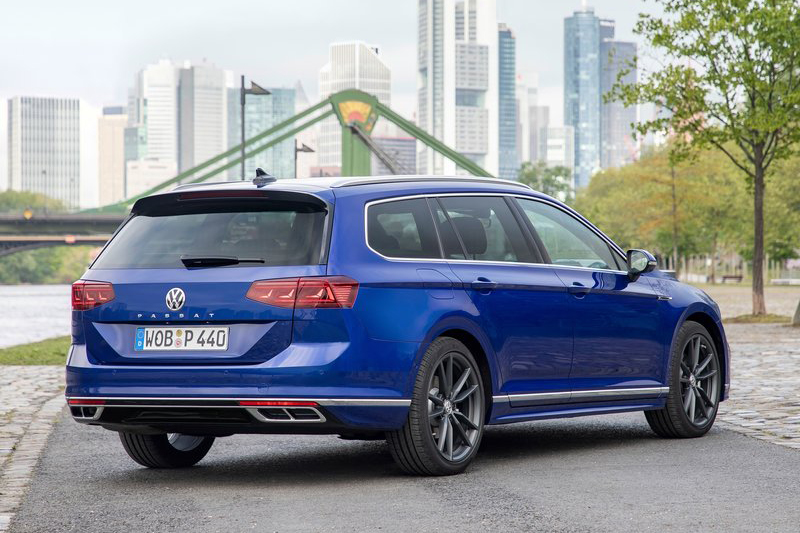 Volkswagen Passat Variant主攻的330 TSI R-Line要價已堂堂超過160萬元大關,否則堪稱指標性車款。