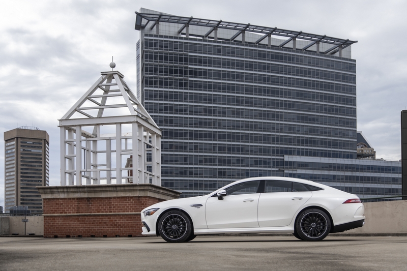 關於Mercedes-AMG油電,目前53車系已配置48V輕油電系統。