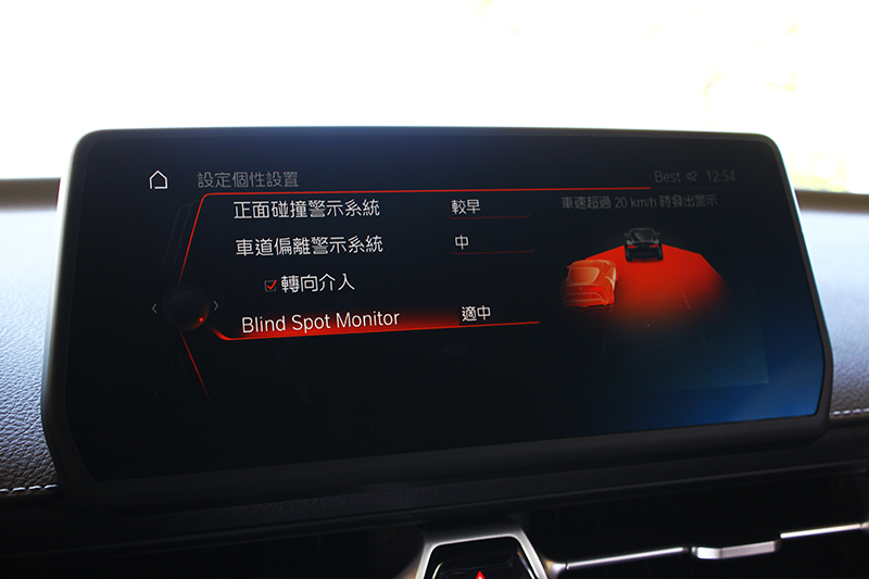 包含PCS預警式防護系統與LDA車道偏離警示系統在內的TSS主動安全防護系統,完整構築全新SUPRA的安全架構。