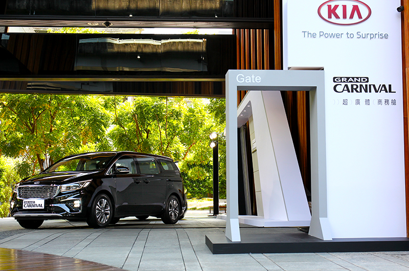 Kia Grand Carnival規劃經典/138.9萬元與豪華/159.9萬元兩種車型。