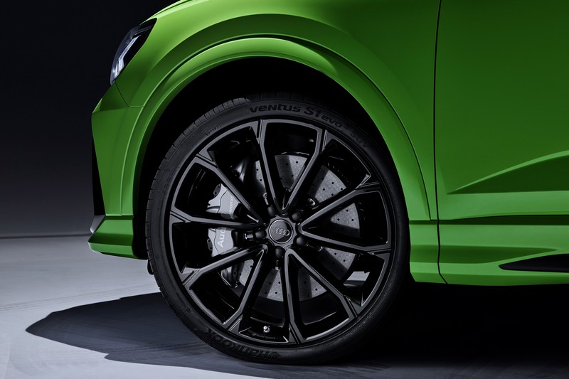 RS Q3與RS Q3 Sportback標配20吋輪圈,可選配升級至21吋。