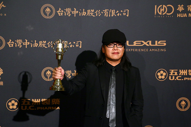 生活風格節目獎:全世界最亮的光, 領獎者主持人:流氓阿德