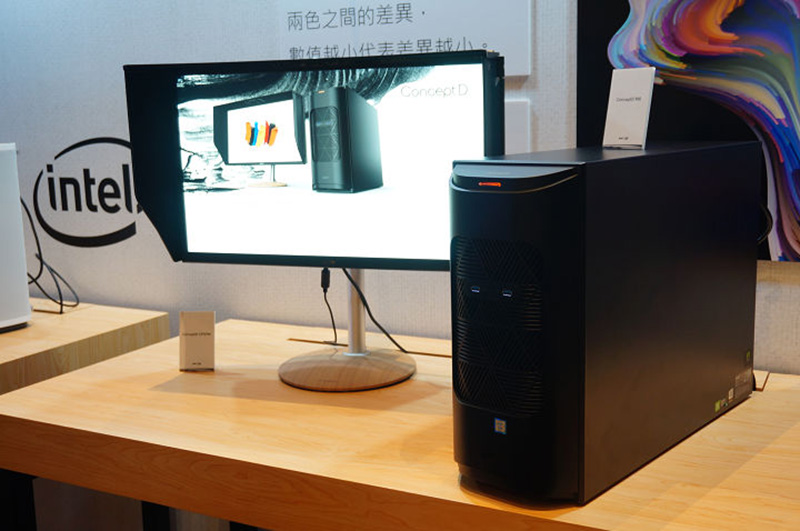 右邊的黑色主機為預計在今年第四季上市的 Acer ConceptD 900,左邊搭配的螢幕是 CP7271K P。