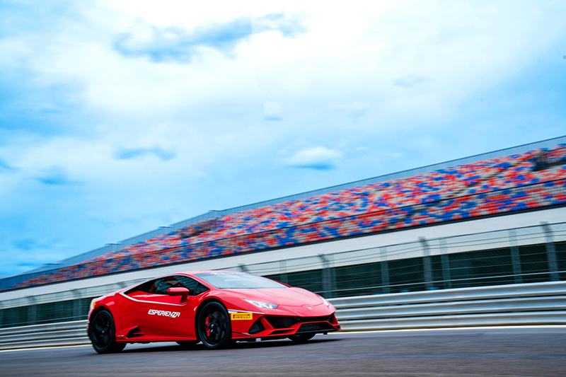 在賽道上用Corsa模式才能享受Huracan EVO最真實的性能。