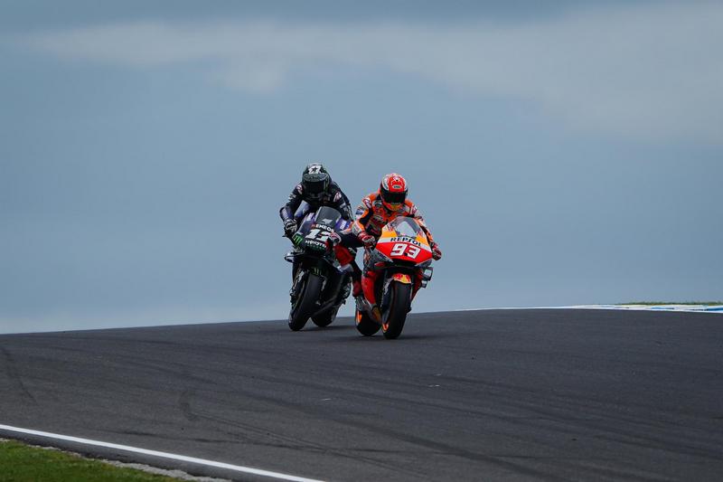 Marquez依舊在最後對Vinales進行反擊超越。
