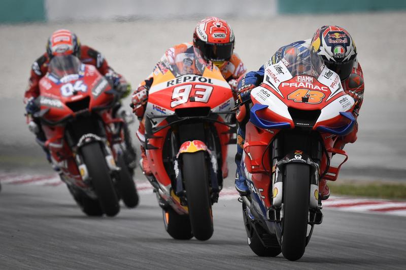 Marquez雖然第11位起跑,但起跑後立刻翻轉劣勢。