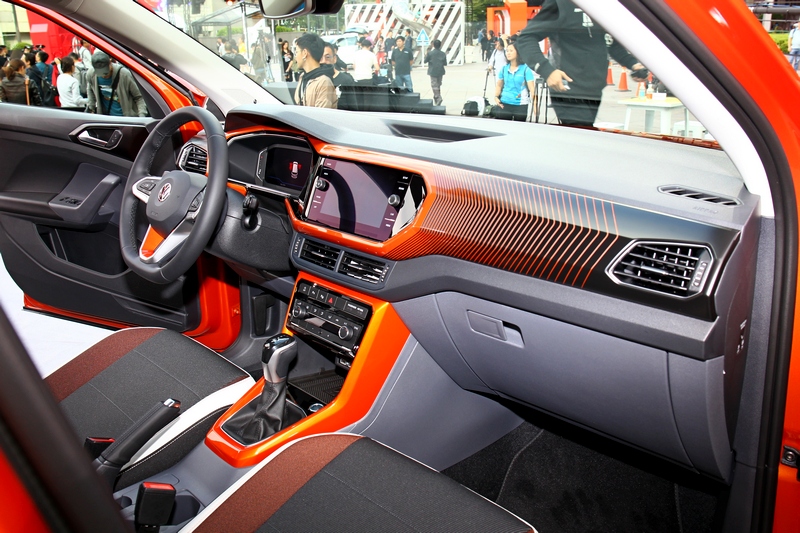 T-Cross Style Design車型提供黑、橘及深綠三種顏色的Design套件。