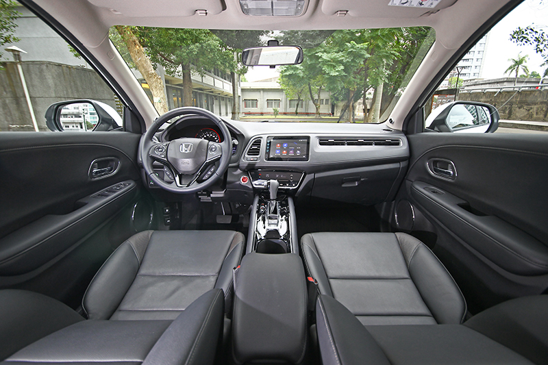儘管我們今天是以Honda HR-V進行示範,但其實包括FIT與CITY也都推出更貼心的安全智勝版車型!