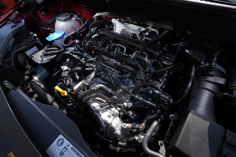 Caddy Maxi傳奇版是以2.0 TDI版本為基礎,配置的是2.0升4缸缸內直噴柴油引擎