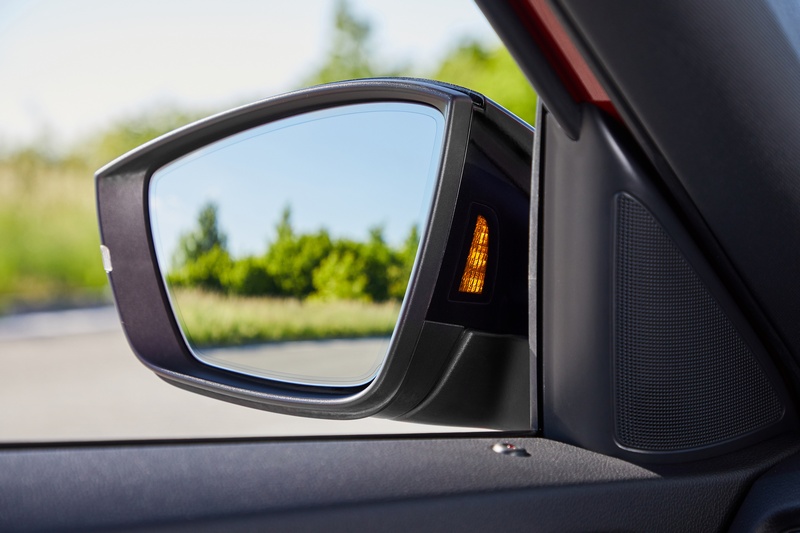 2020年式新車將Blind Spot盲點偵測系統升級,從先前的20公尺大幅擴增至70公尺。