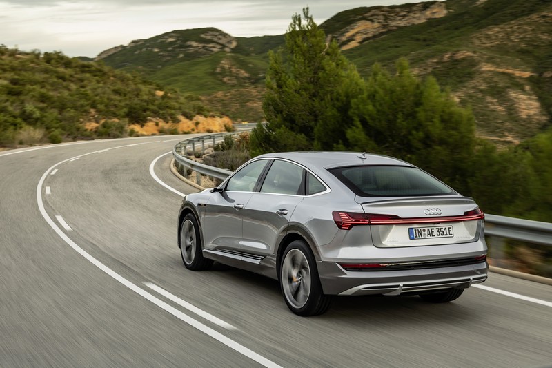 e-tron Sportack提供55 quattro與50 quattro兩種車型。