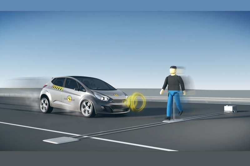 日本宣布2021年新車將全面標配AEB。