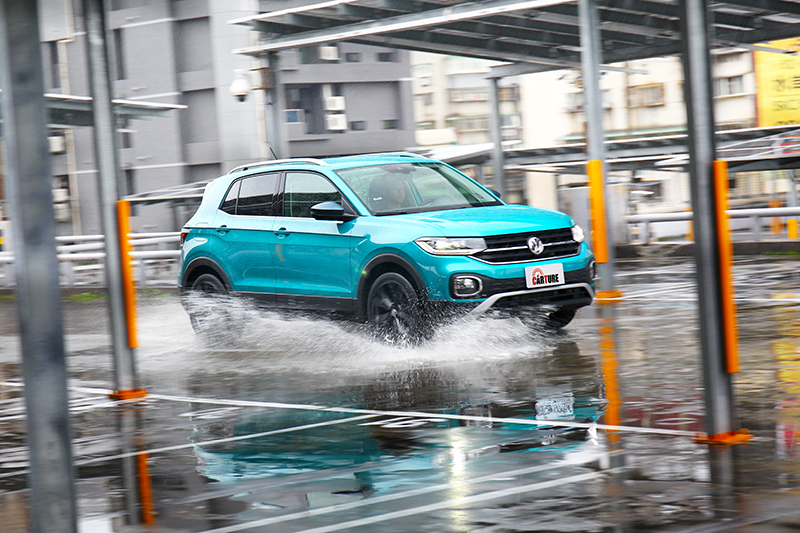 雖然加速感不若Polo、A1等小車強烈,但起步加速仍具備應有的輕盈感