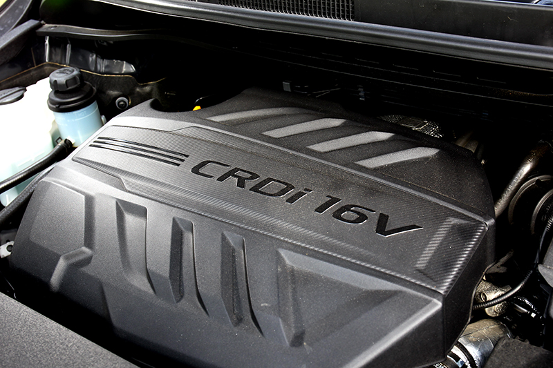2.2升柴油引擎的200hp/45kgm動力,即便車重達2噸或滿載都仍能有餘裕能量。