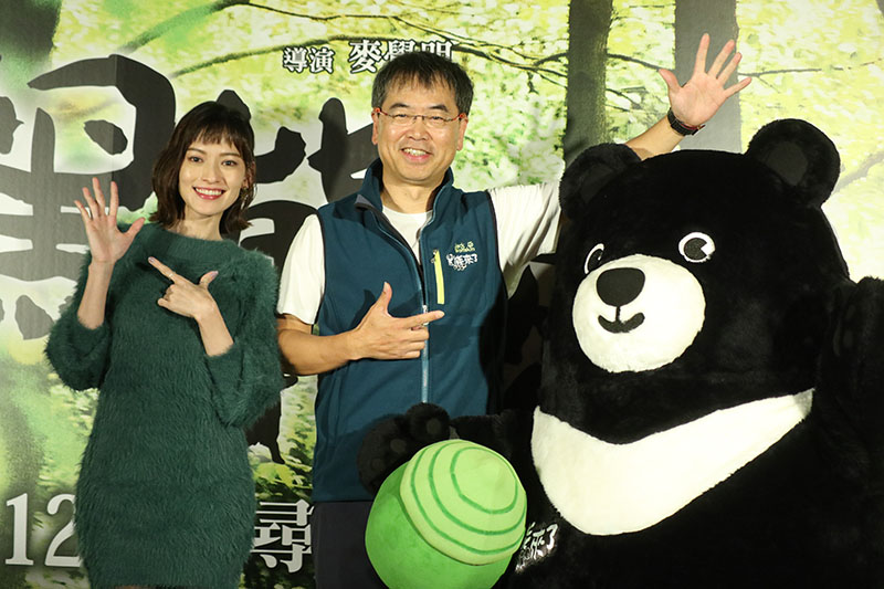 (左起)姚以緹、麥覺明導演