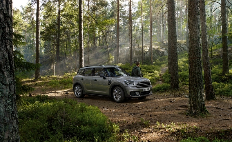 Mini Countryman擔任Mini家族中休旅車型。
