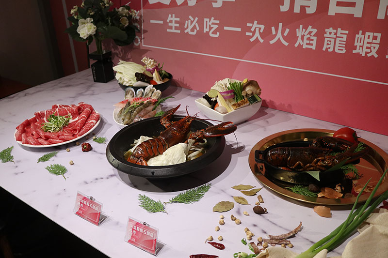 業者表示點用指定火鍋即捐出一百元,按讚分享捐出一元,預計募集百萬。