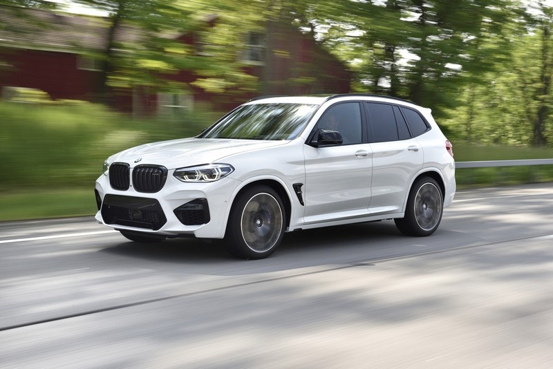 BMW X3 M Competition搭載3.0升直六渦輪引擎,擁有510hp/61.2kgm最大動力。
