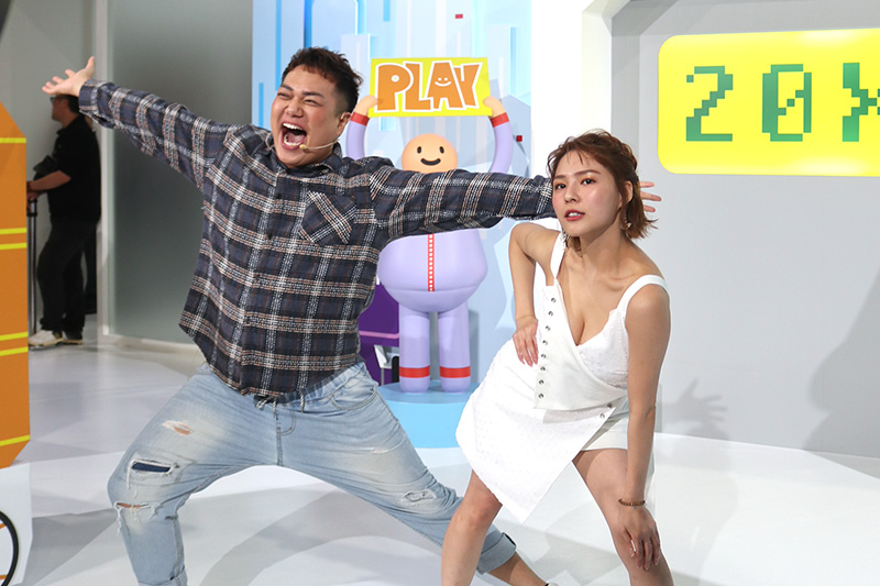(左起)熊熊(卓毓彤) 、關關(關韶文)