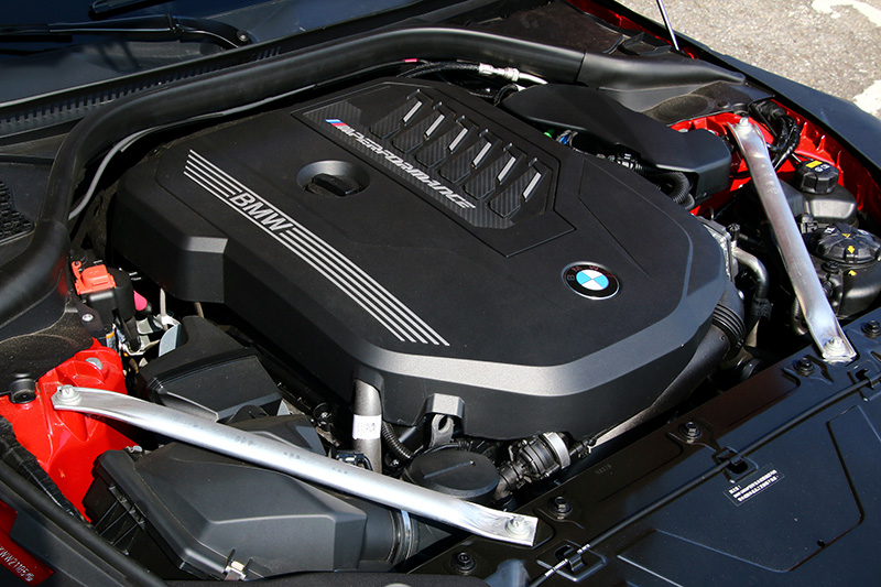 試駕的Z4 M40i搭載3.0升直六渦輪增壓引擎,可輸出340hp/5000rpm最大馬力與500Nm/1600rpm最大扭力,並搭配