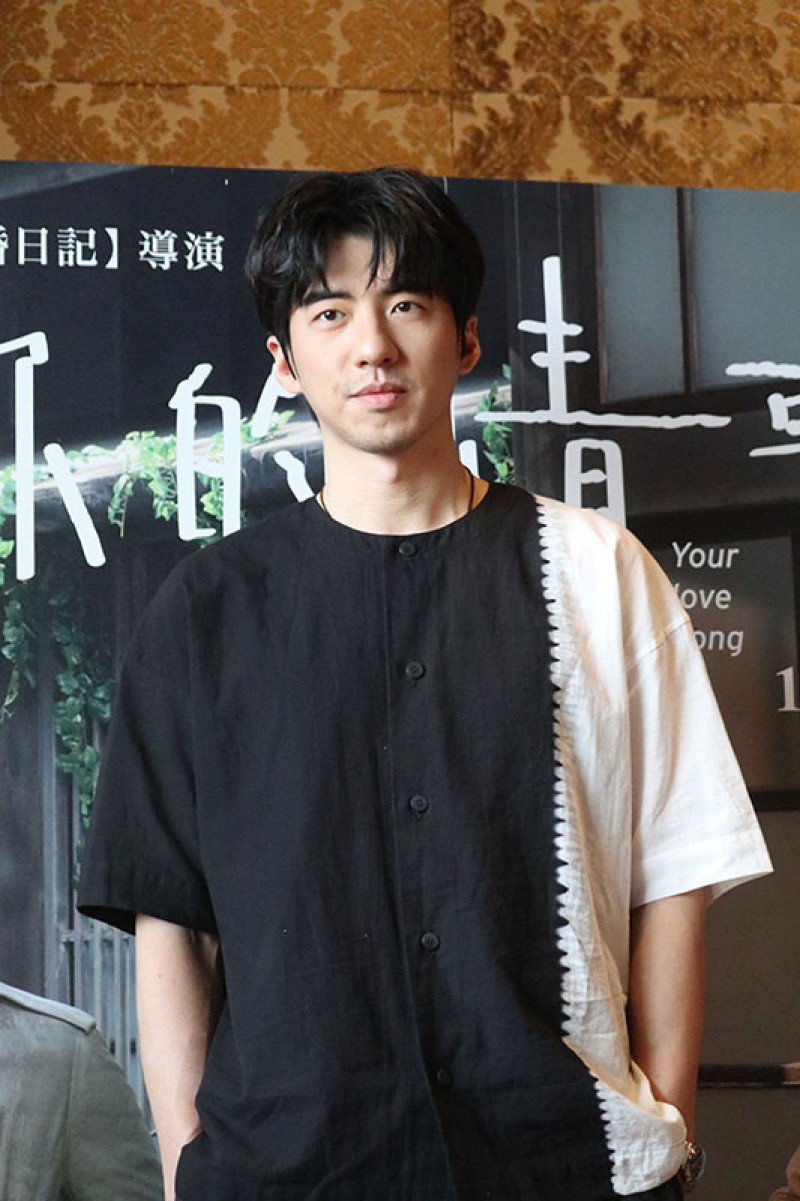 傅孟柏以前是熱舞社,他在拍戲現場聽到音樂就會自然舞動。