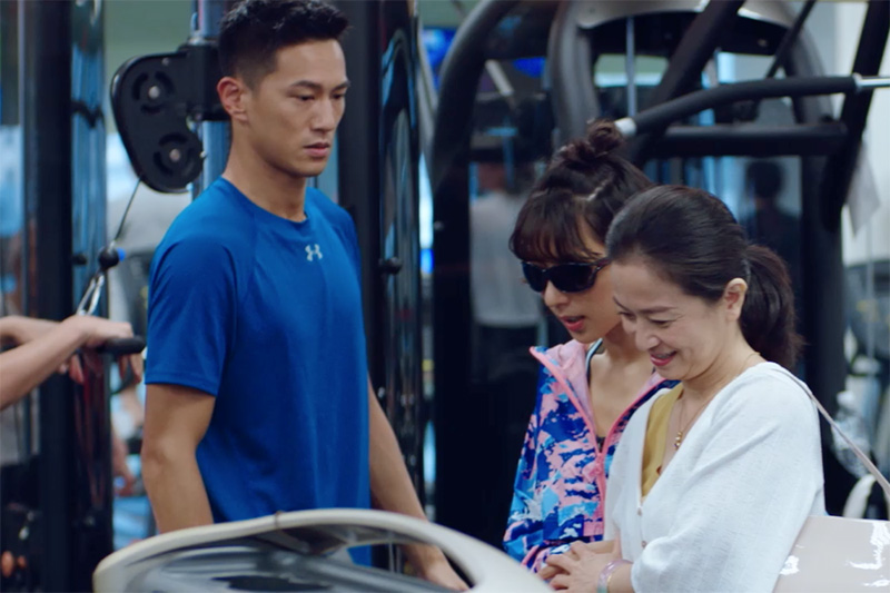 Lexus微電影《40公分》_劇情透過母親與男主角的細心關懷,陪伴面對失明而備受煎熬的女主角走過人生黑暗的低潮,深深描繪生命真摯的情感。_S