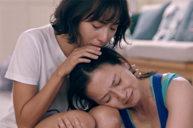 Lexus微電影《40公分》_飾演視障者的林辰唏和媽媽謝瓊煖,在劇中互飆演技,詮釋心底畏懼及鼓舞激勵間的情緒拉扯。_S