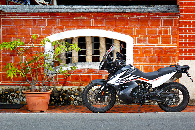 KTM 790 Adventure的乘坐舒適性意外優秀、且相當適合長途旅行。