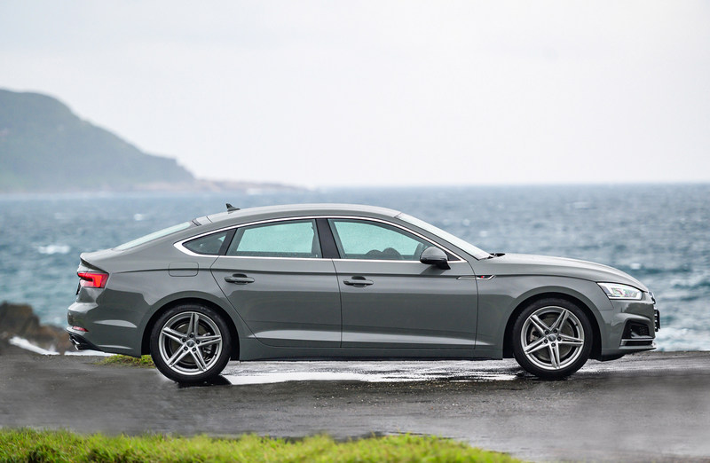A5 Sportback S line進化版配置運動化懸吊。
