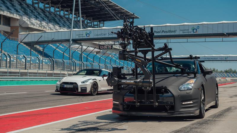 只有GT-R有能力跟上GT-R Nismo速度進行拍攝。