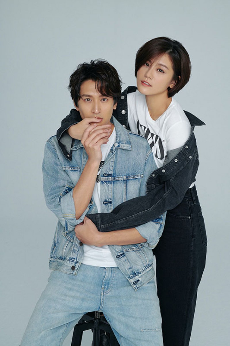 邵翔(左)與小蠻公布婚訊。