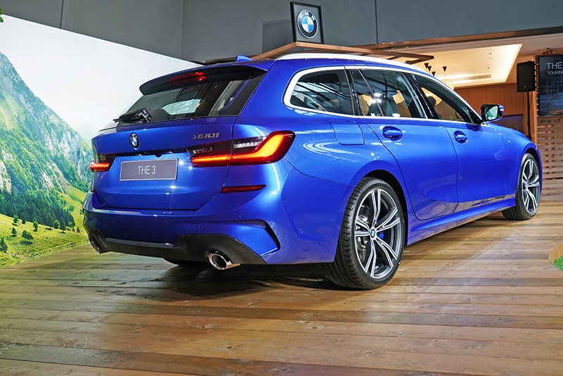 330i Touring M Sport。
