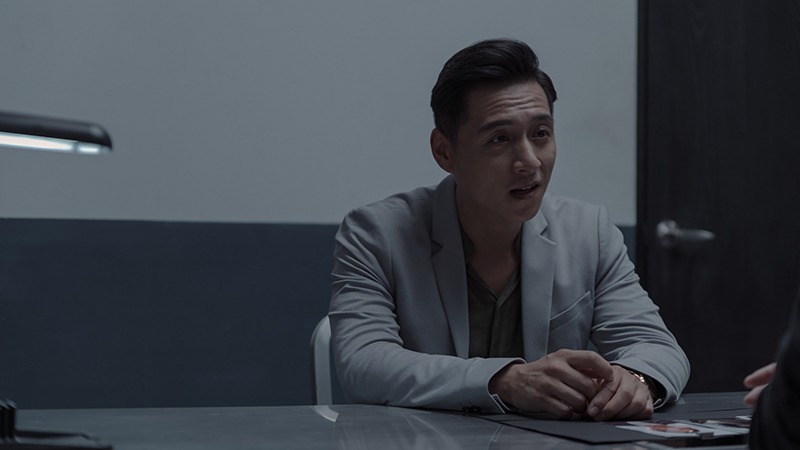 鄭人碩在《誰是被害者》挑戰一人分飾兩角,展現腹黑演技令人驚豔