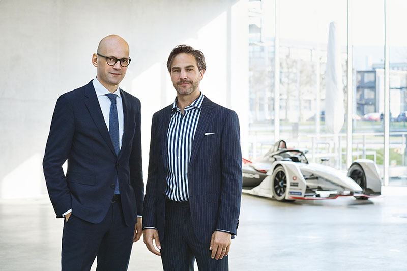Hugo Boss集團執行長Mark Langer(左)與Formula E 執行長Jamie Reigle