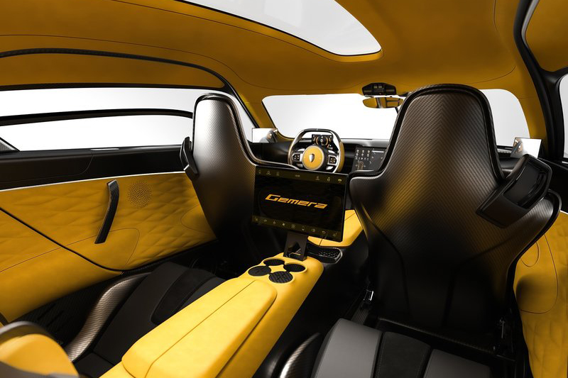不僅擁有神級性能,Koenigsegg Gemera還具備3000mm軸距,足供四名乘員舒適入座。