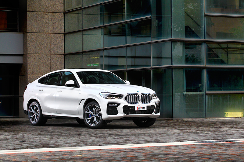  【試駕】運動跑旅怎能不提BMW X6 xDrive40i M Sport，雖非M砲但卻更霸氣 