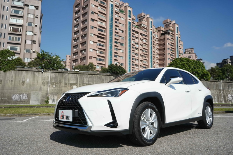 Lexus UX以139.9萬的價格便能跨入豪華品牌，讓許多想升級的消費者趨之若鶩