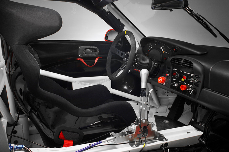 2004年Porsche 911 GT3 RSR方向盤