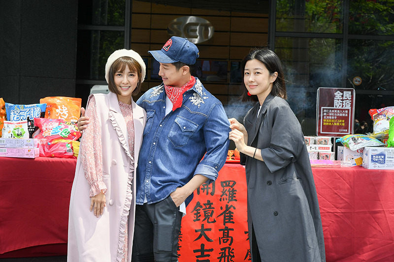 《羅雀高飛》中大元(左)會從麻雀變成「藥膳女醫」,所以現在除背劇本外還要認識各類中藥材。