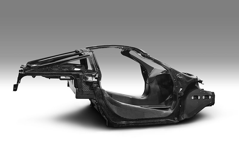 碳纖維單體底盤是McLaren Automotive所有車款共同的重要基因,讓McLaren Automotive多數跑車都是同級車唯一採用碳纖維車體的車款。