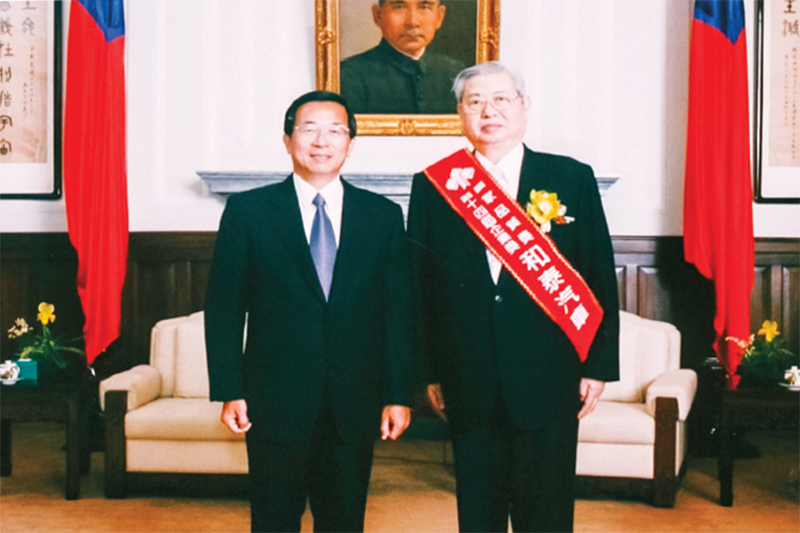 2003和泰汽車獲行政院頒發國家品質獎,為最高經營品質的榮耀。